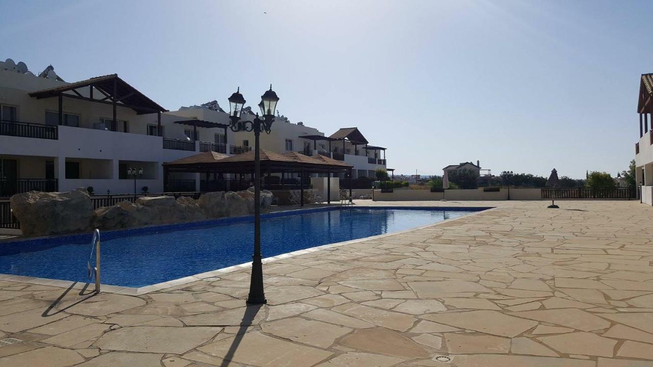 Ground Floor One Bedroom Apartment B2, 3 Pools, Free Wifi Peyia Exterior photo